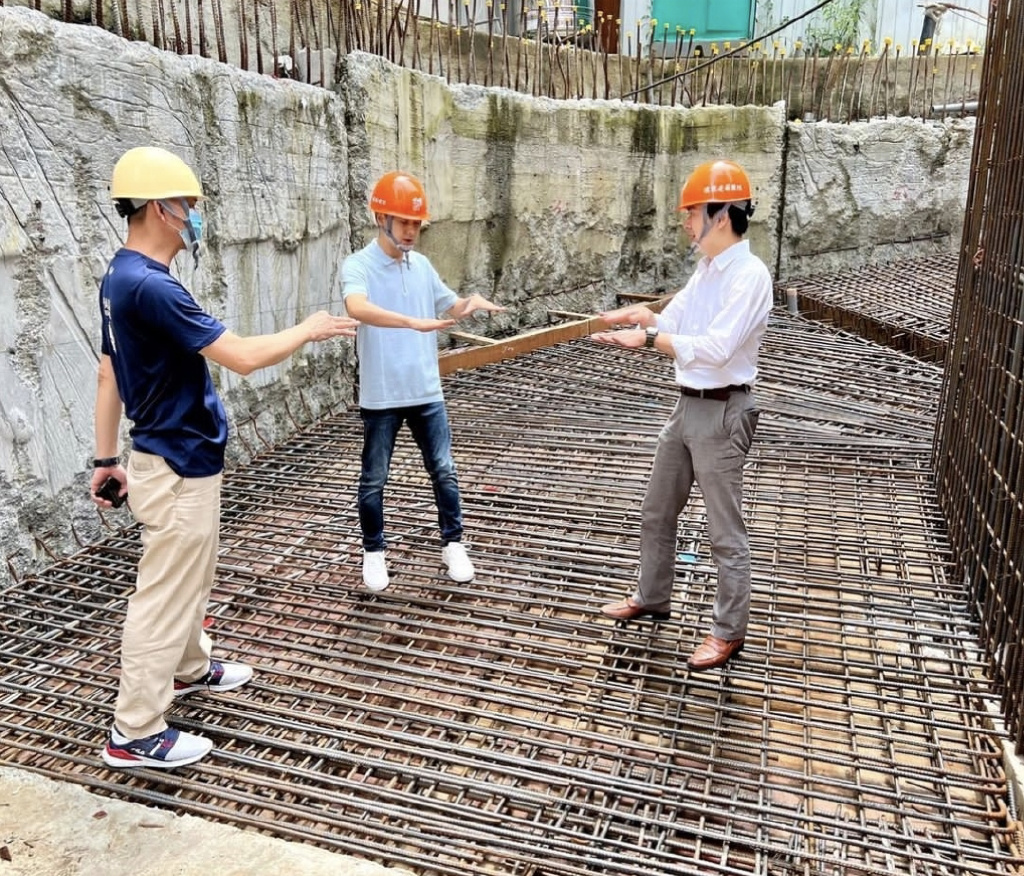 林志颖罕见晒和弟弟合影,两人现身工地视察,梦回仲天骐搬砖剧情休闲区蓝鸢梦想 - Www.slyday.coM 林志颖罕见晒和弟弟合影,两人现身工地视察,梦回仲天骐搬砖剧情休闲区蓝鸢梦想 - Www.slyday.coM