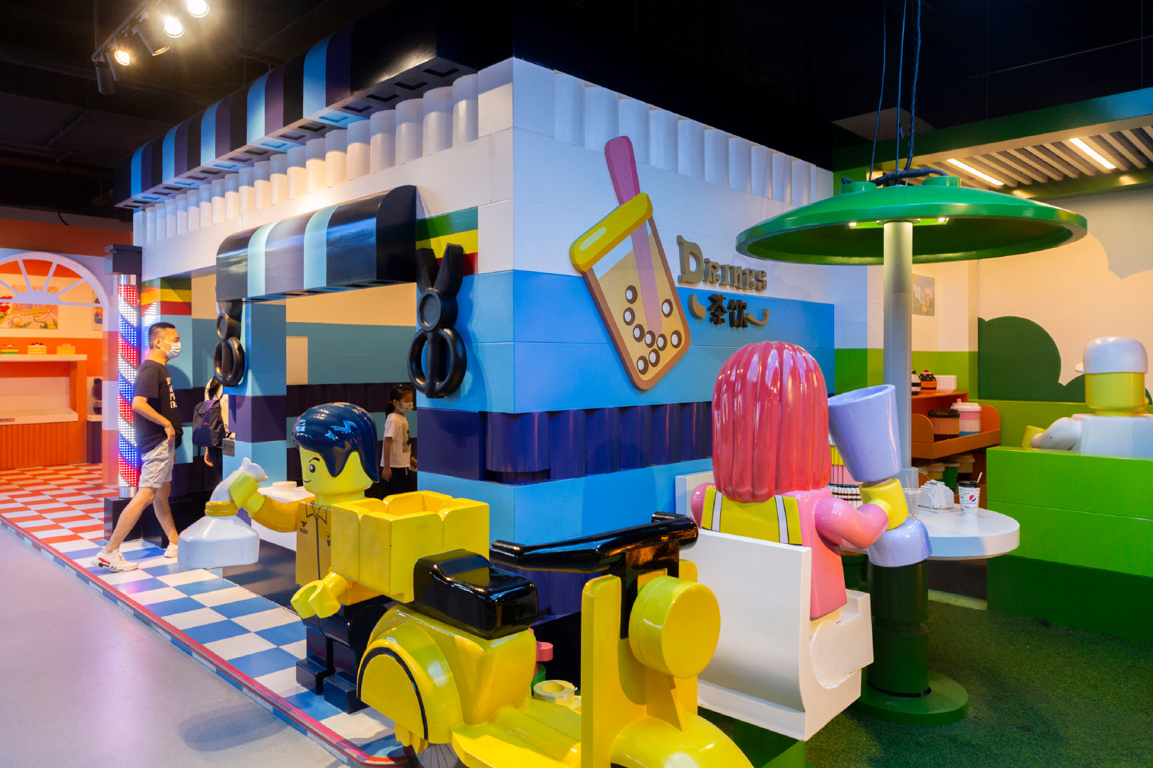 深圳网红亲子乐园斥资15亿的超大室内乐园嗨玩一整天没问题