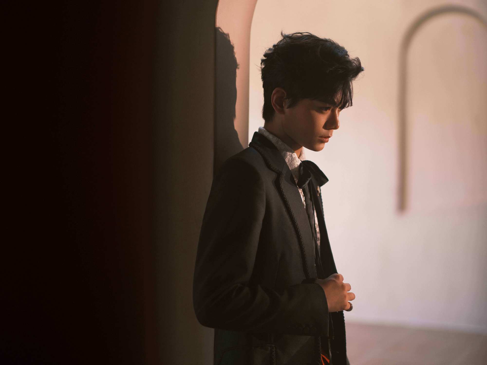 丁禹兮今日份西装造型,不得不说,西装小丁太帅了吧!