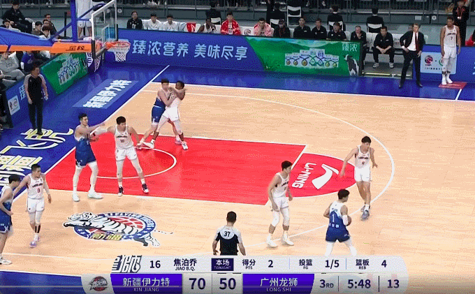 新疆2-0广州夺赛点!阿不都抱摔黄荣奇挥拳 郭士强冲进场为弟子出头