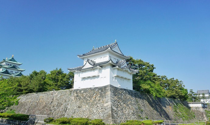 名古屋城和大阪城 熊本城并称为日本的三大名城 是国家指定史迹