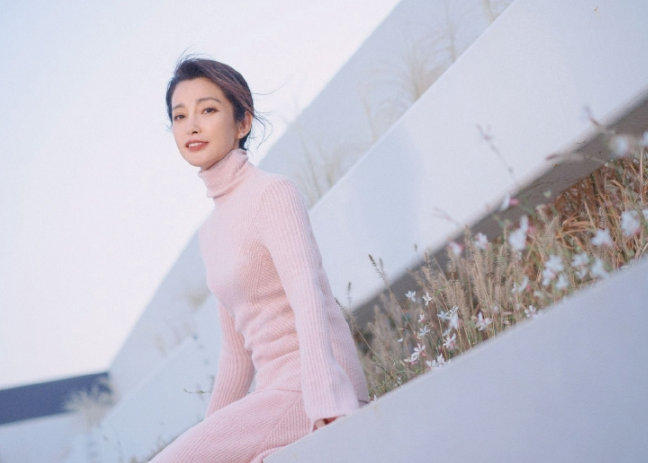 49岁李冰冰近况曝光,穿粉色针织长裙身材完美,情路坎坷无果休闲区蓝鸢梦想 - Www.slyday.coM 49岁李冰冰近况曝光,穿粉色针织长裙身材完美,情路坎坷无果休闲区蓝鸢梦想 - Www.slyday.coM