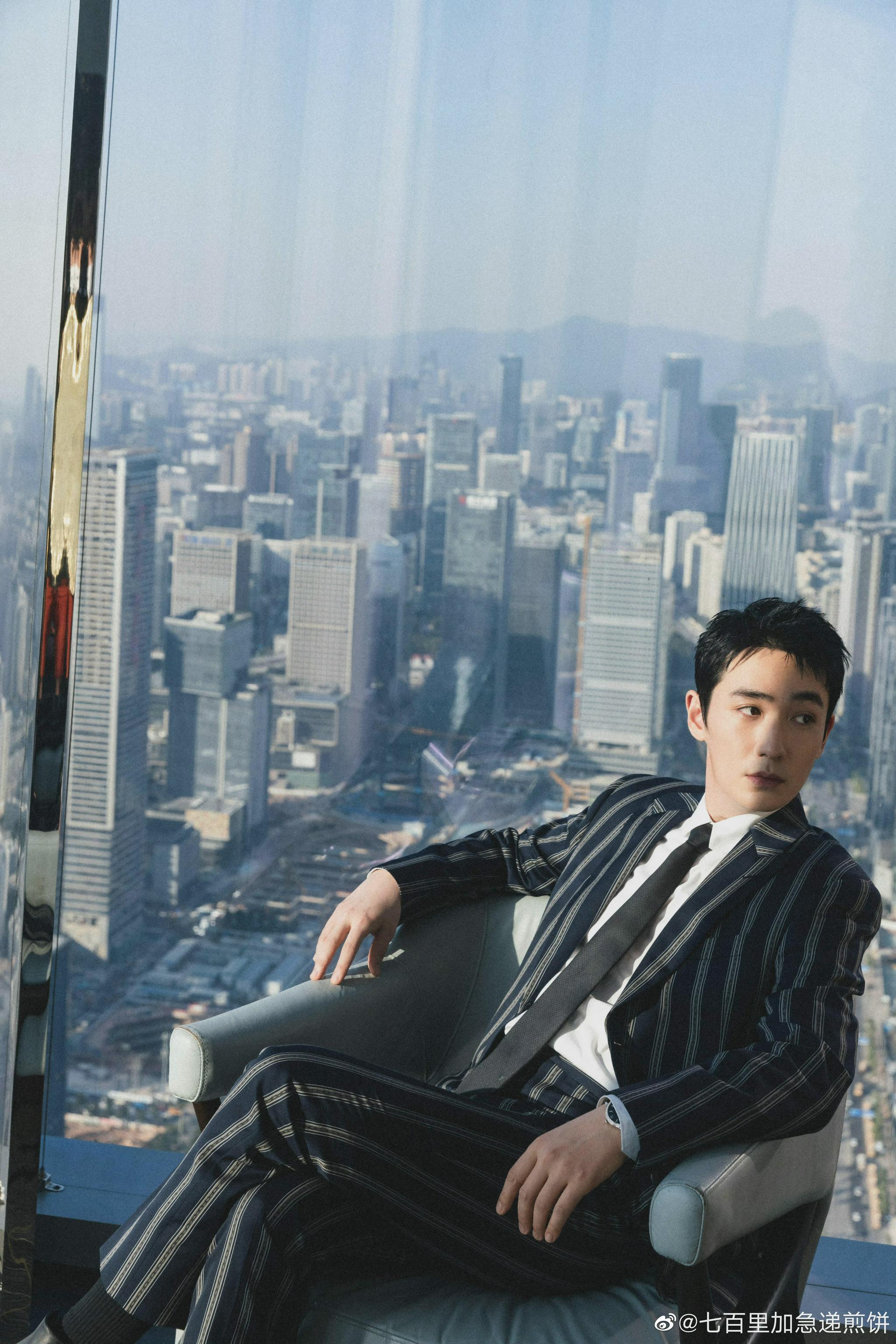 芭莎慈善夜的男明星氛围感也不错……休闲区蓝鸢梦想 - Www.slyday.coM