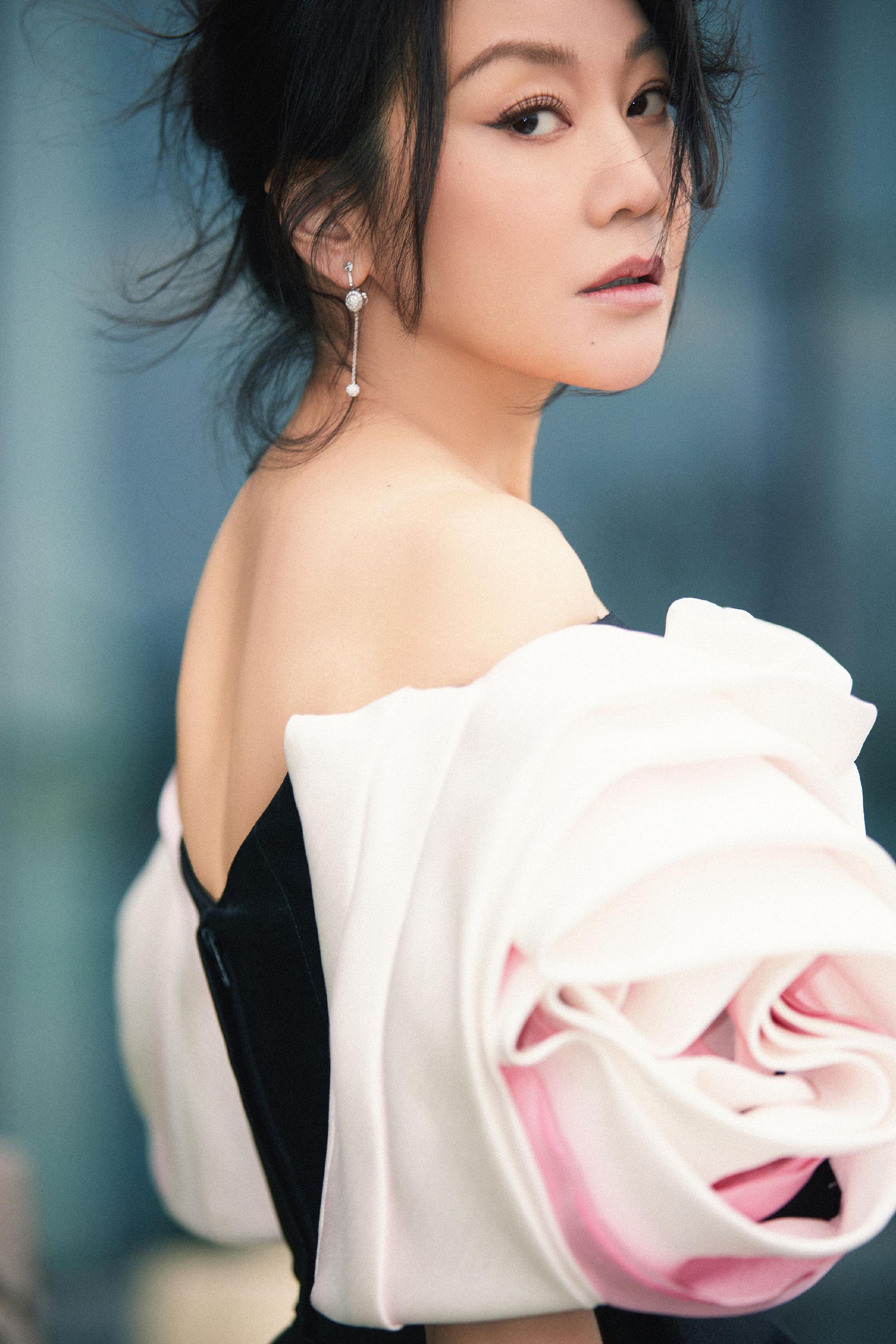 成熟韵味 闫妮__财经头条