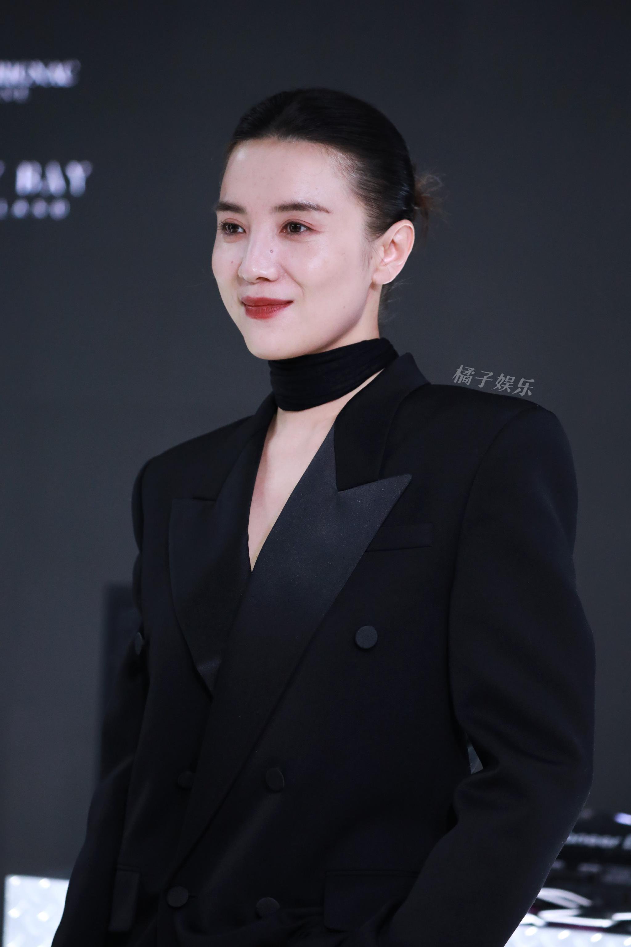 宋佳,我永远的老公姐|宋佳_新浪新闻