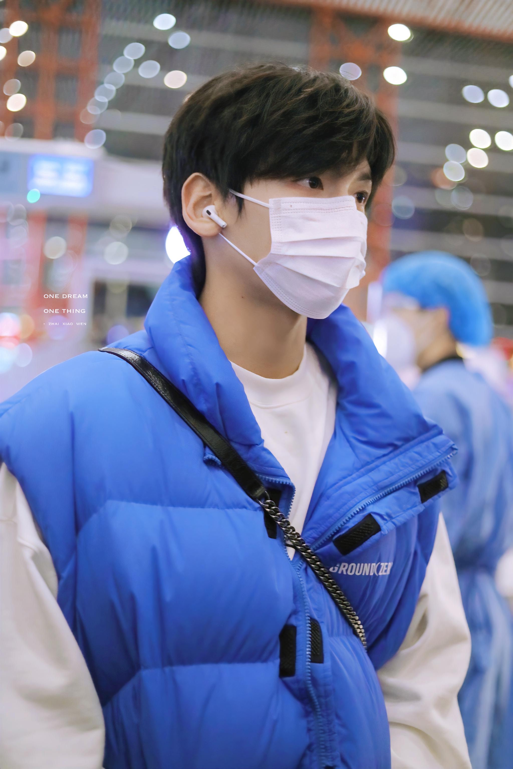 翟潇闻今日份饭拍新鲜的蓝朋友太帅了