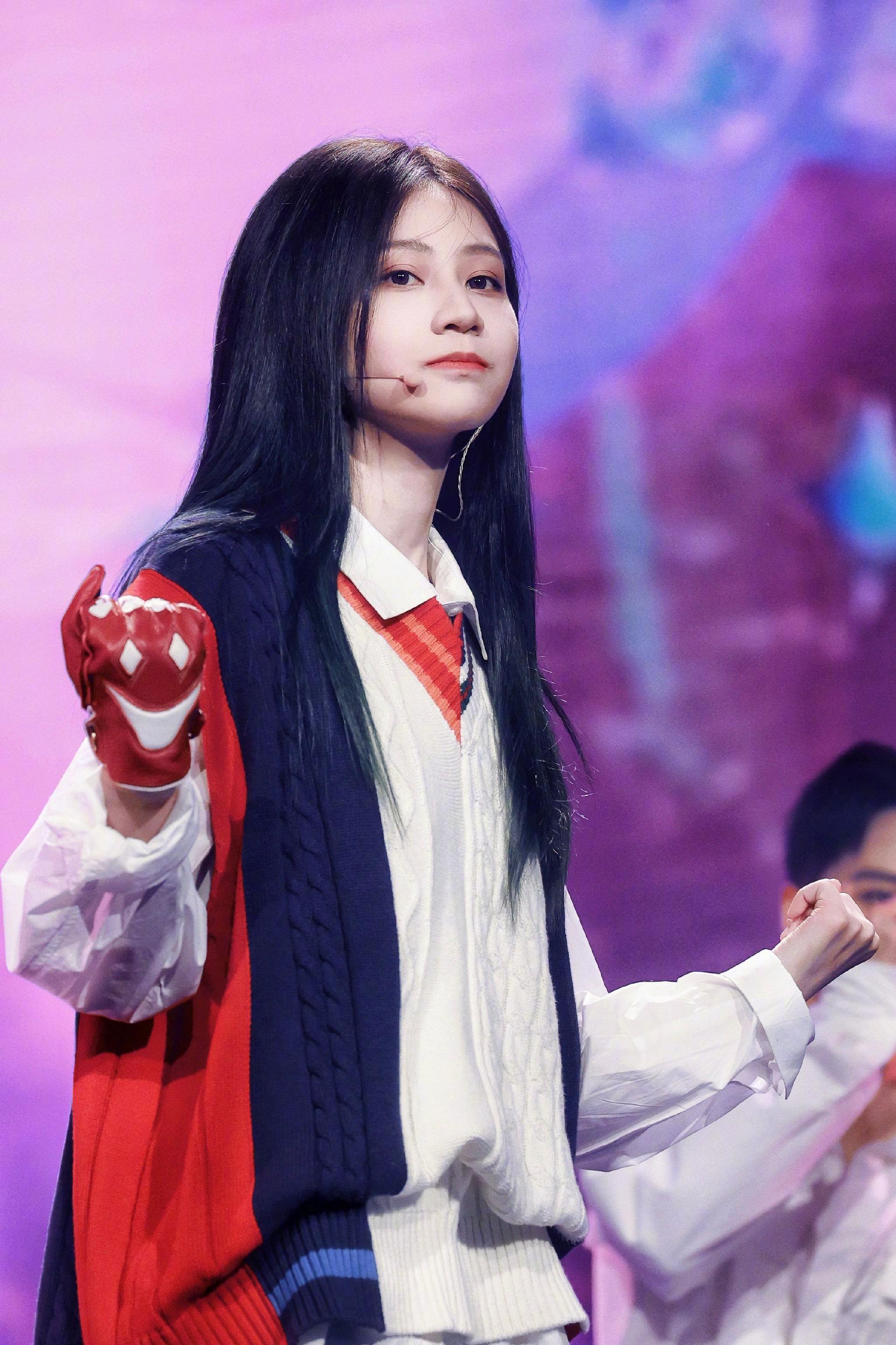 第30届东方风云榜音乐盛典 属于@snh48-袁一琦 的《星球狂欢》_高清