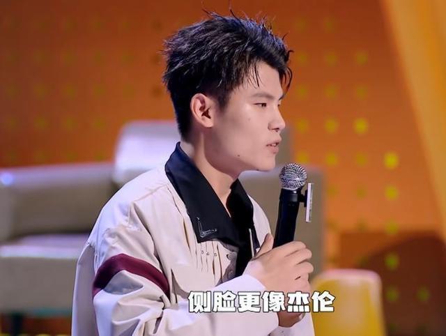 《脱口秀大会5》四期下来，五位选手初露冠军相，一人三年未登台休闲区蓝鸢梦想 - Www.slyday.coM