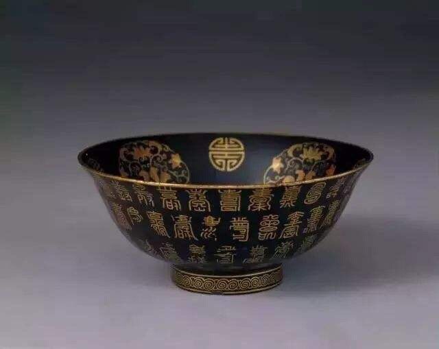 描金又称泥金画漆,是一种传统工艺美术技艺。起源于战国时期