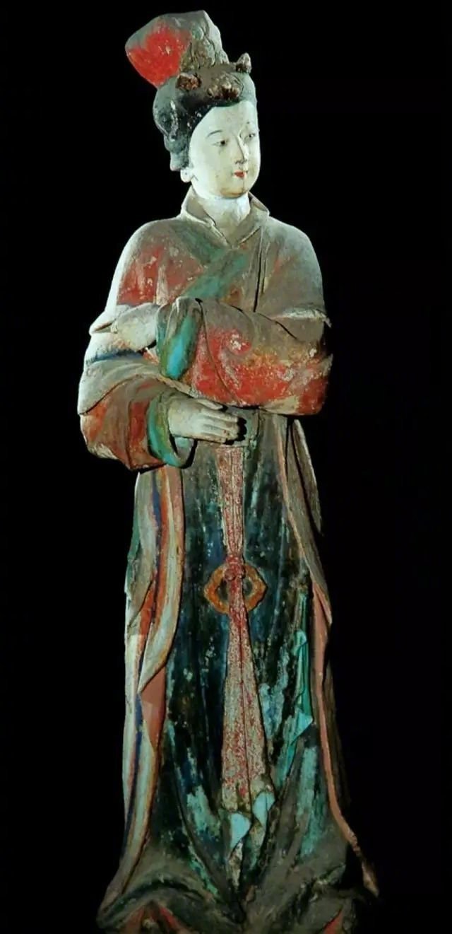 晋祠圣母殿的宋代侍女像_高清图集_新浪网