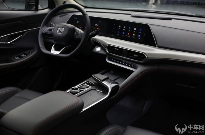 定位跨界紧凑型SUV，长安全新车型UNI-T首发