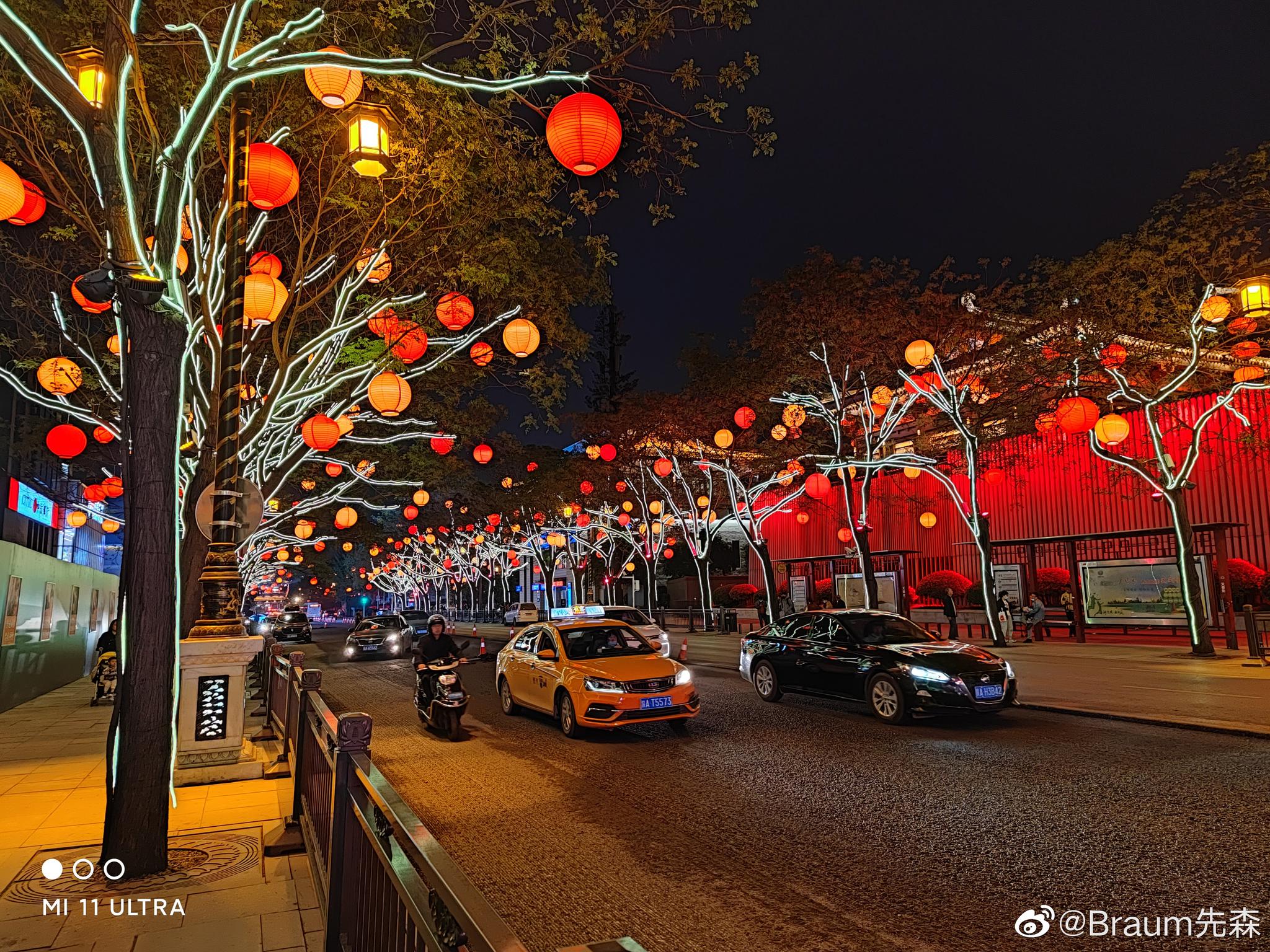 上条微博的小米11ultra夜景原图