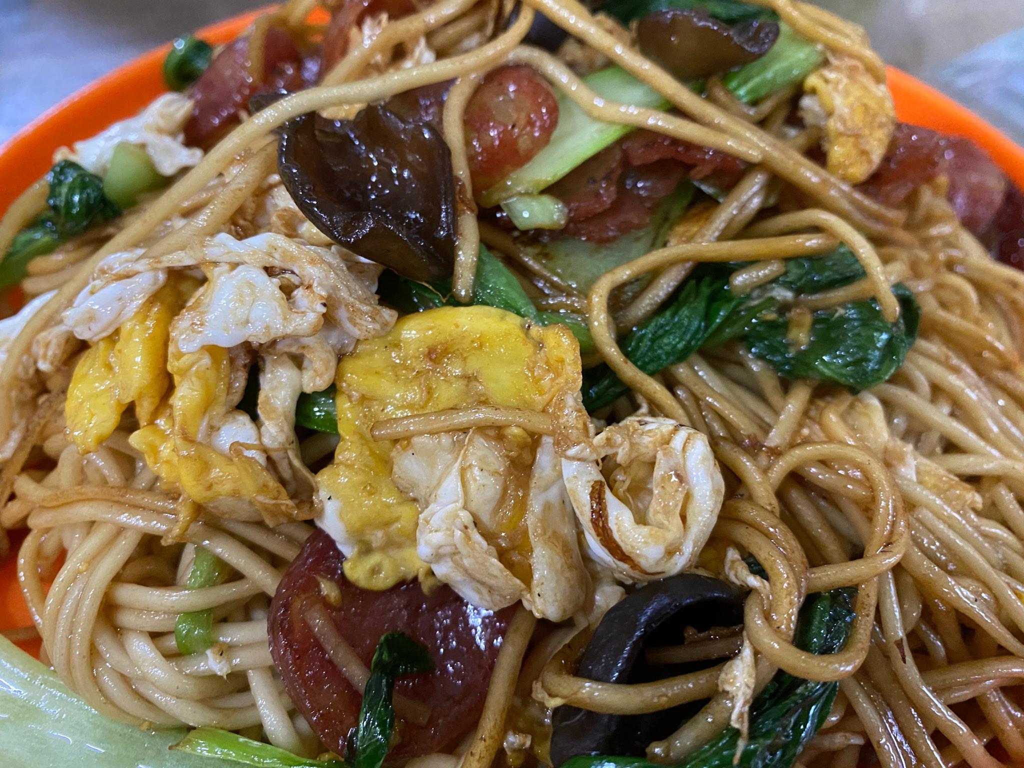 晚饭就吃这个三鲜炒面了,这边真的吃的不多