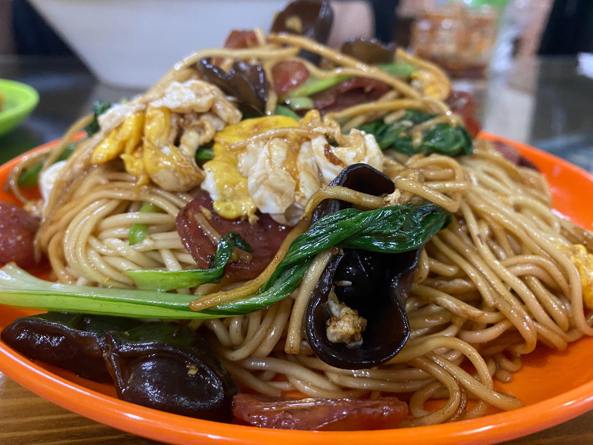 晚饭就吃这个三鲜炒面了,这边真的吃的不多