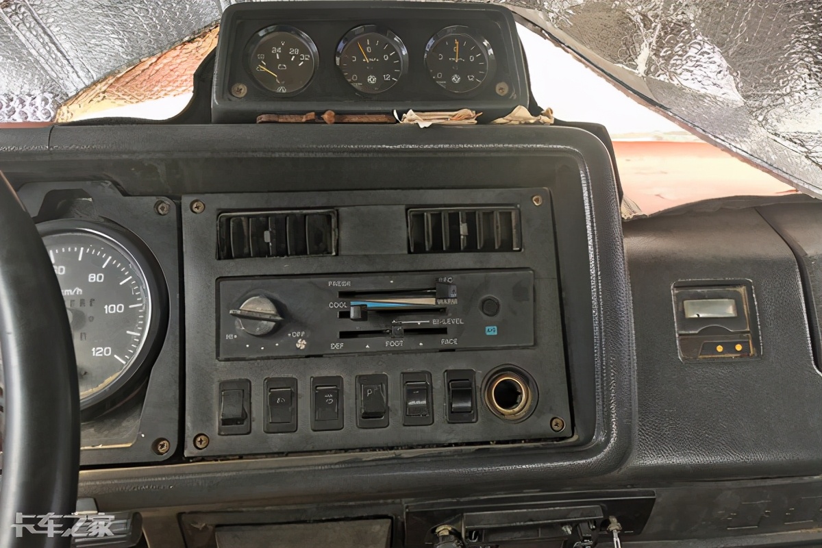 从硬板凳到双人大卧铺,从舒适度看卡车变迁史