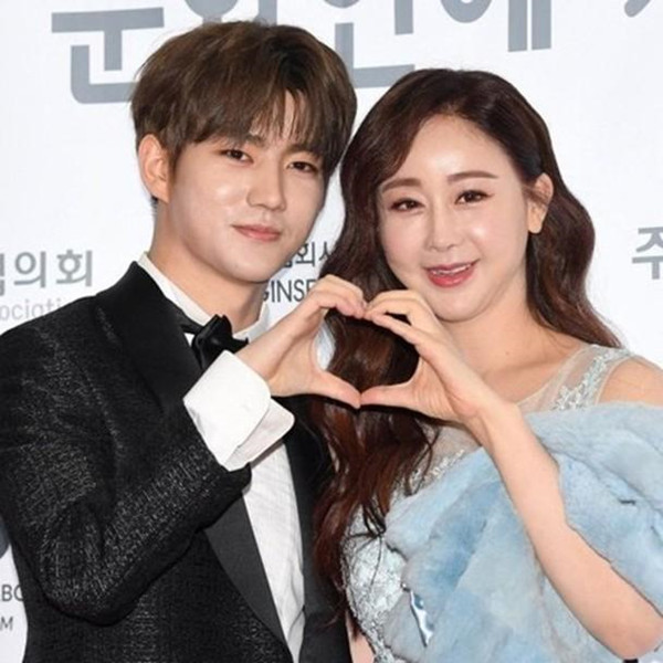 咸素媛回应与小18岁老公离婚跨国mu子恋秀恩爱三年最后成闹剧