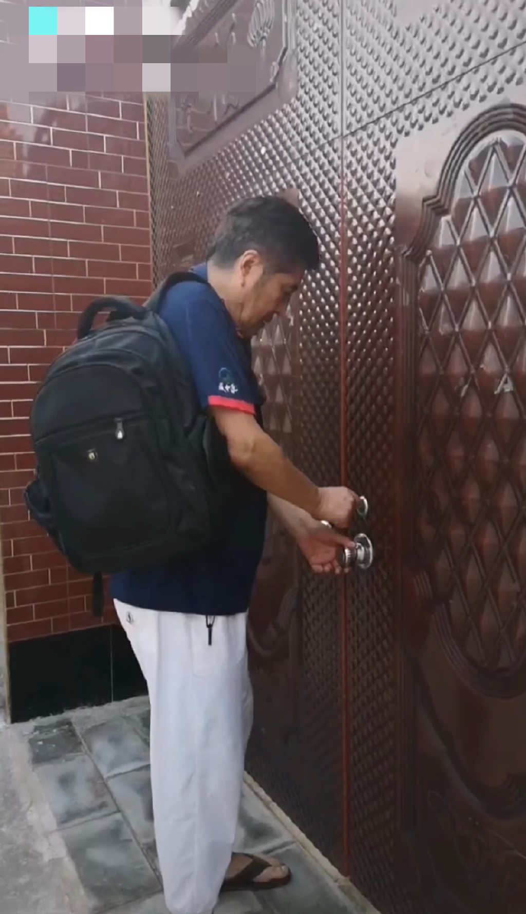 67岁知名港星定居河北小县城!住大别墅院子种菜,一人独居显寂寞休闲区蓝鸢梦想 - Www.slyday.coM 67岁知名港星定居河北小县城!住大别墅院子种菜,一人独居显寂寞休闲区蓝鸢梦想 - Www.slyday.coM