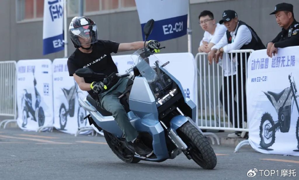 北京摩展部分新车汇总:闪300自动挡,川崎zx6r,燎700 pro等新车