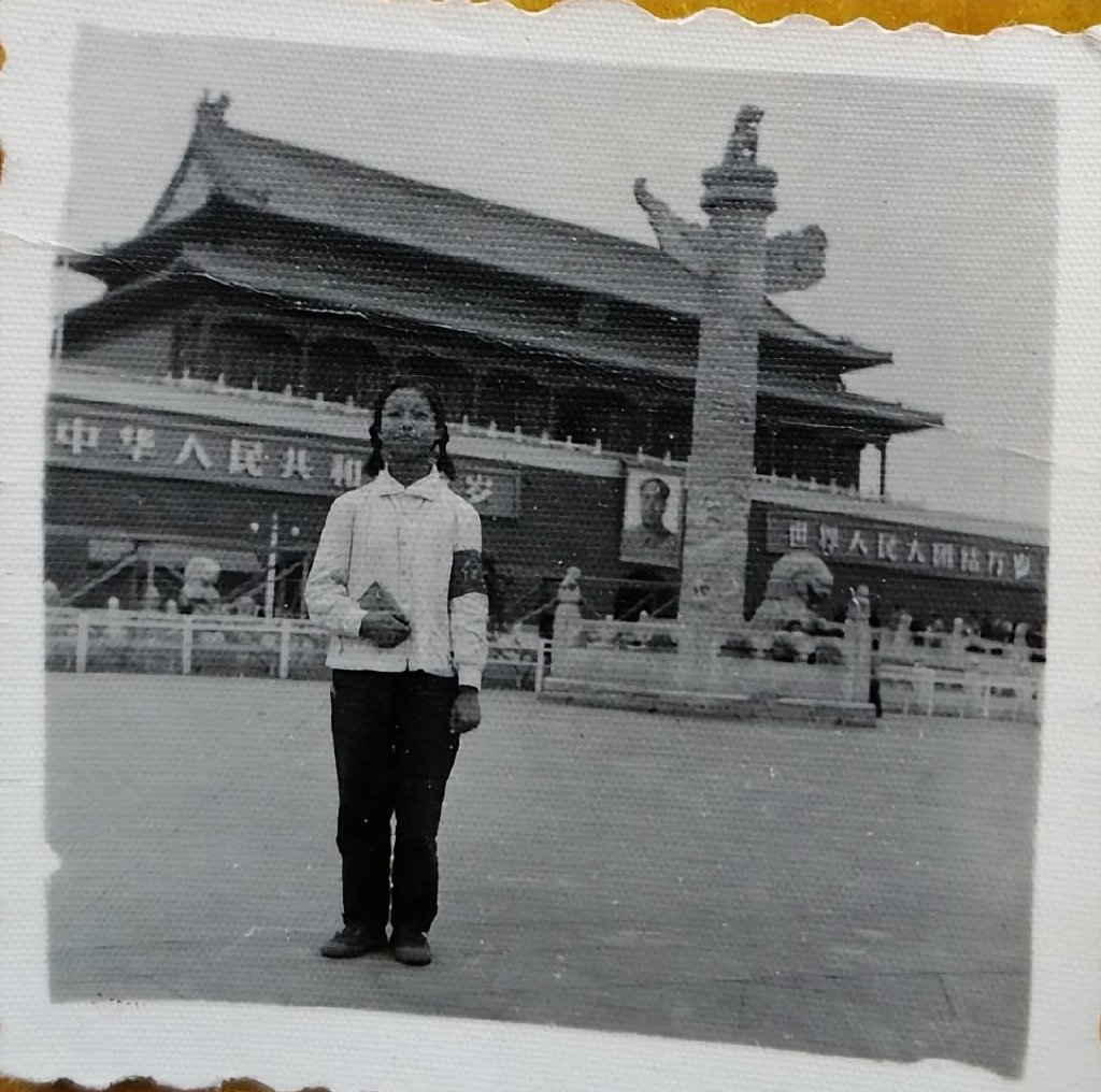 五六十年代老照片:他们怀着激动的心情在天安门前合影留念|天安门|天安门城楼|合影_新浪新闻