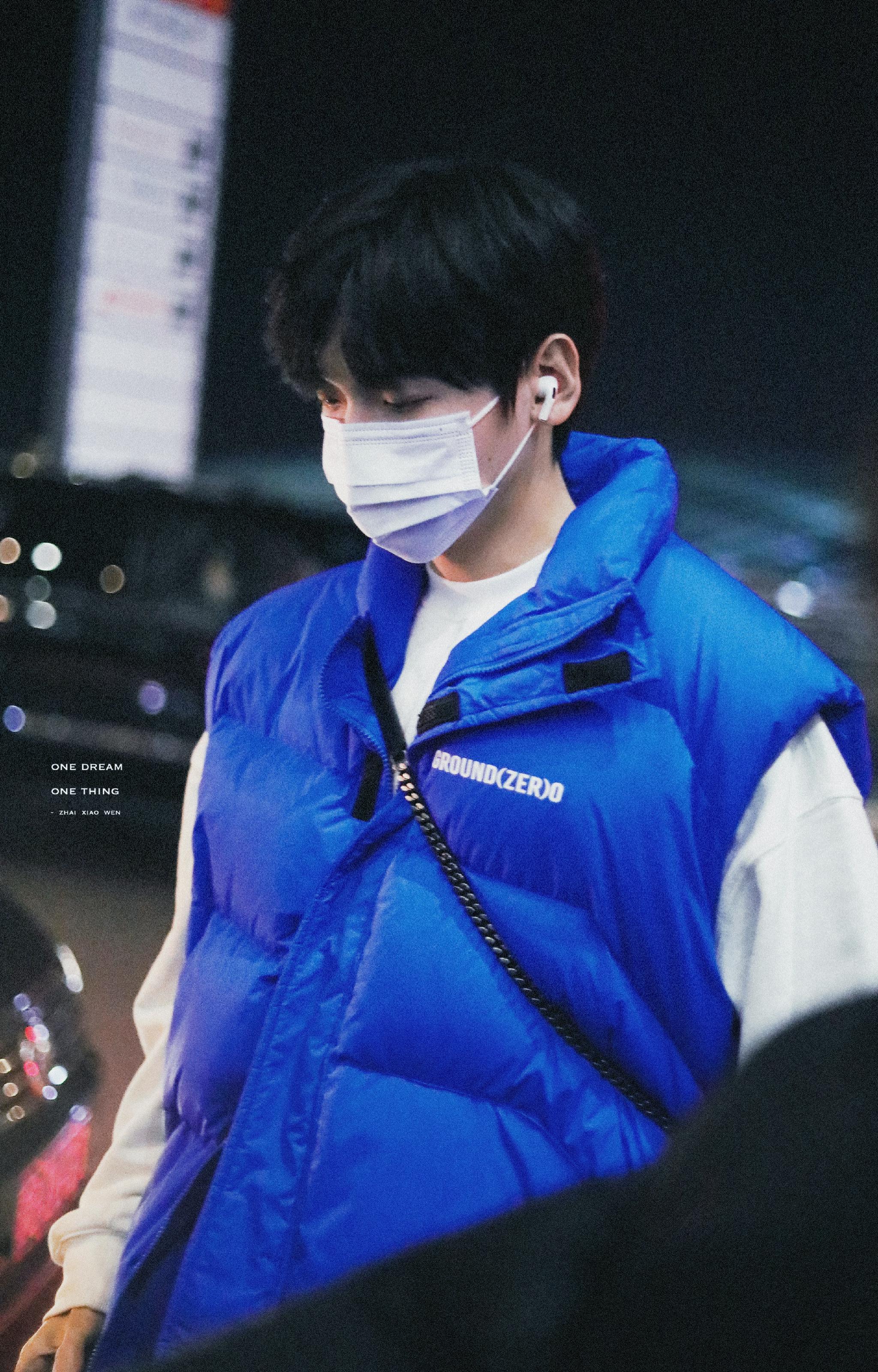 翟潇闻今日份饭拍新鲜的蓝朋友太帅了