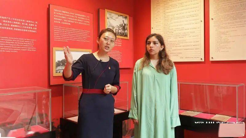 外国友人齐助力！深圳一街道用9种语言喊话居民测核酸休闲区蓝鸢梦想 - Www.slyday.coM