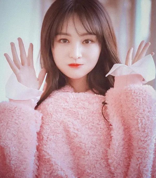 无意翻到郑爽的"男妆照",放大看清,这才是真正的撕漫男!