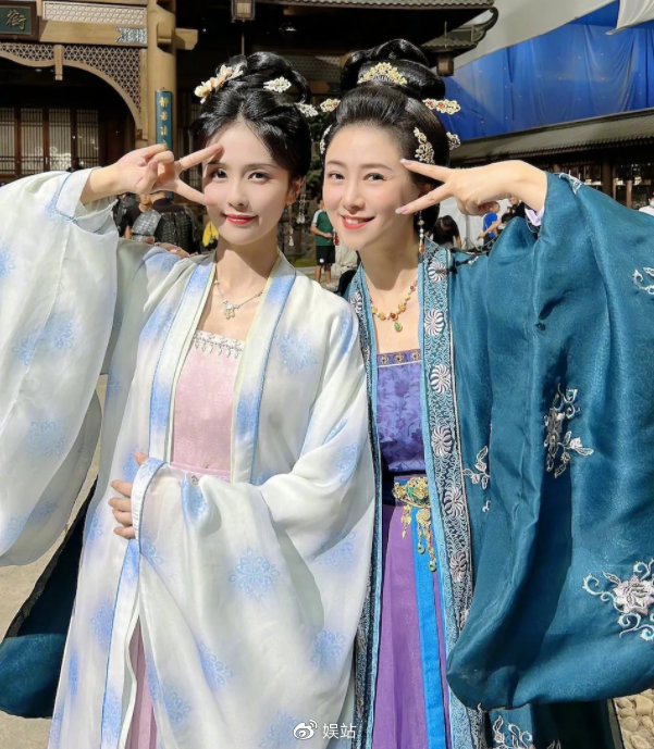 53岁翁虹近况曝光,颜值完胜90后白鹿,为女儿接拍《宁安如梦》休闲区蓝鸢梦想 - Www.slyday.coM 53岁翁虹近况曝光,颜值完胜90后白鹿,为女儿接拍《宁安如梦》休闲区蓝鸢梦想 - Www.slyday.coM