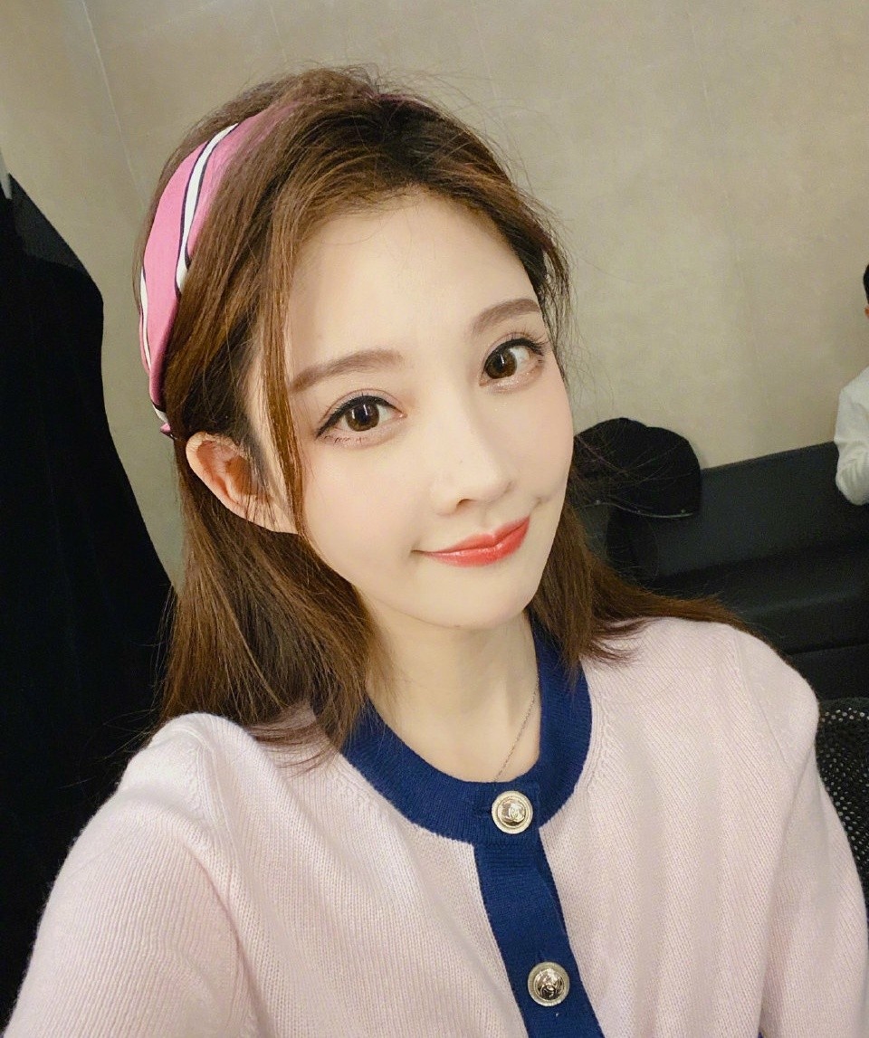 从网红到歌手,冯提莫的努力成功实现梦想,观众不限