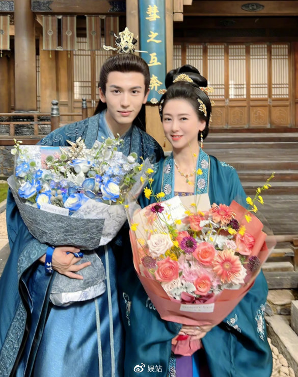 53岁翁虹近况曝光,颜值完胜90后白鹿,为女儿接拍《宁安如梦》休闲区蓝鸢梦想 - Www.slyday.coM 53岁翁虹近况曝光,颜值完胜90后白鹿,为女儿接拍《宁安如梦》休闲区蓝鸢梦想 - Www.slyday.coM