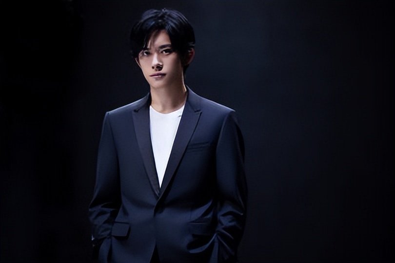 考编风波之后首次直播,易烊千玺全黑造型上热搜,观看人数破百万休闲区蓝鸢梦想 - Www.slyday.coM 考编风波之后首次直播,易烊千玺全黑造型上热搜,观看人数破百万休闲区蓝鸢梦想 - Www.slyday.coM