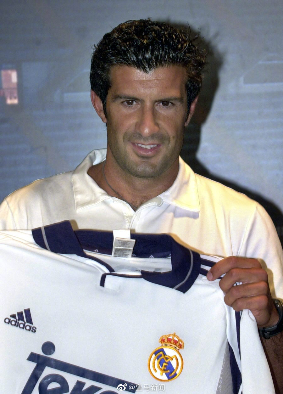 2000年7月24日,菲戈正式亮相皇马.