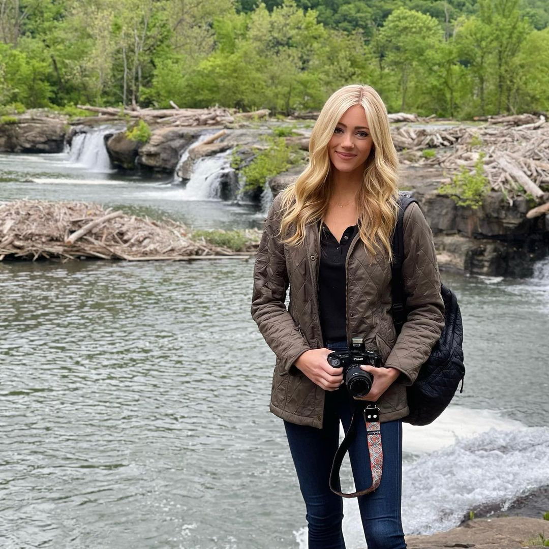 前nba球员,nba主帅杰夫·霍纳塞克的女儿abby