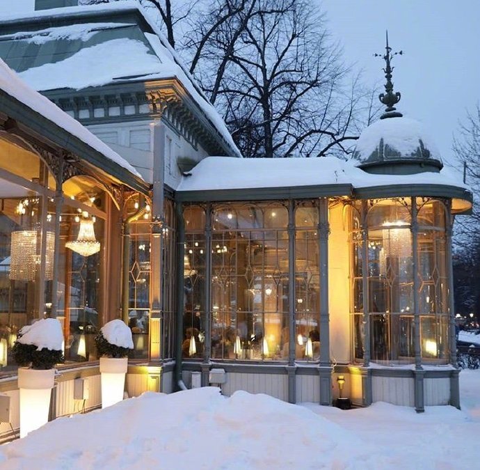 芬兰的玻璃屋咖啡厅.