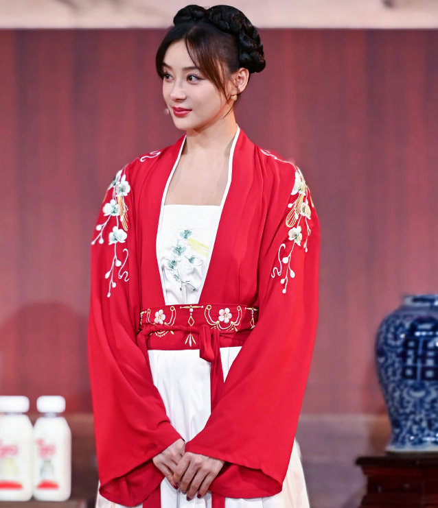 35岁袁姗姗近况曝光,容貌大变被疑整容,本人回应:我都认不出休闲区蓝鸢梦想 - Www.slyday.coM 35岁袁姗姗近况曝光,容貌大变被疑整容,本人回应:我都认不出休闲区蓝鸢梦想 - Www.slyday.coM