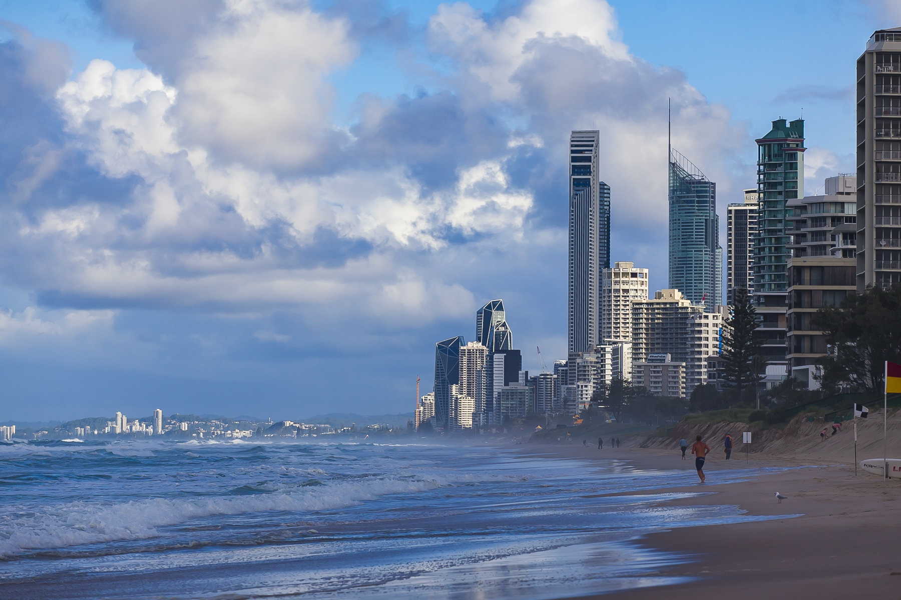 国内发展最快的五个新一线城市环境优越哪个更受年轻人的青睐