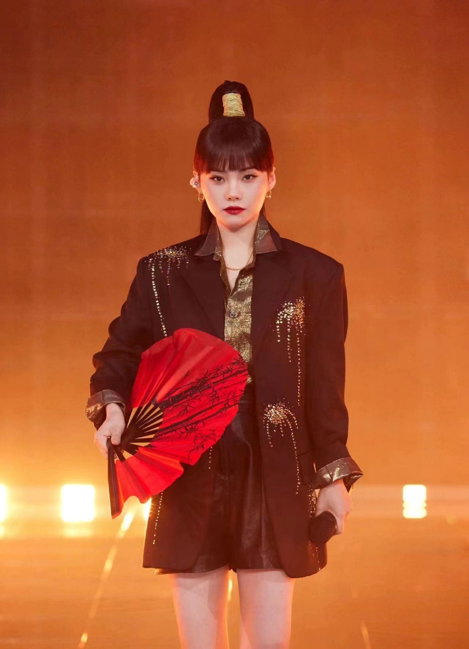 好喜欢井胧和井迪他们在一起的这个舞台……_高清图集_新浪网