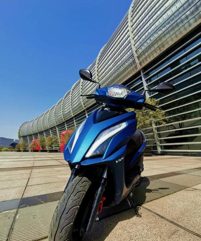 摩智测评8680元光阳新动丽v125动态评测