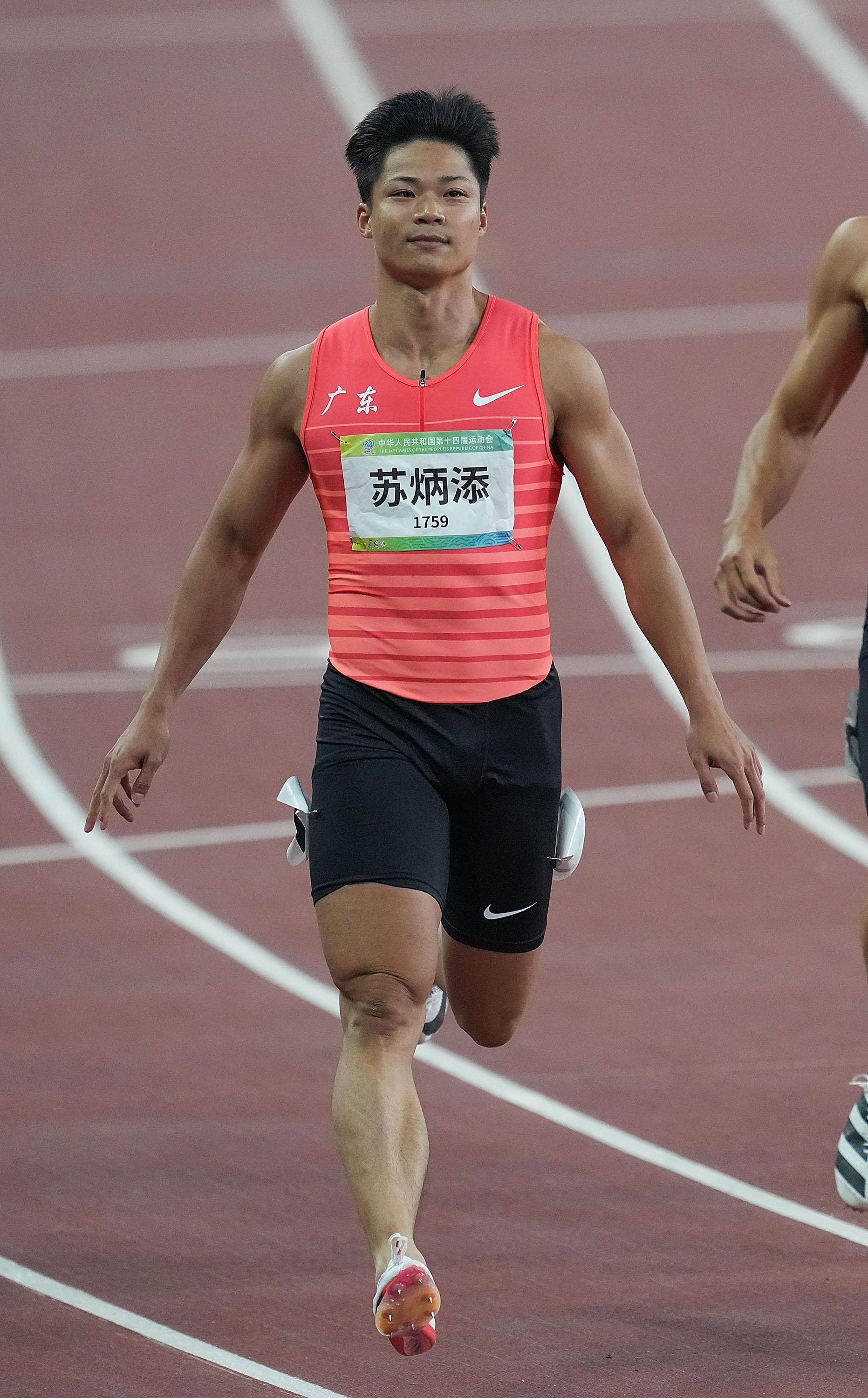 全运会男子100米复赛 苏炳添10秒06晋级决赛