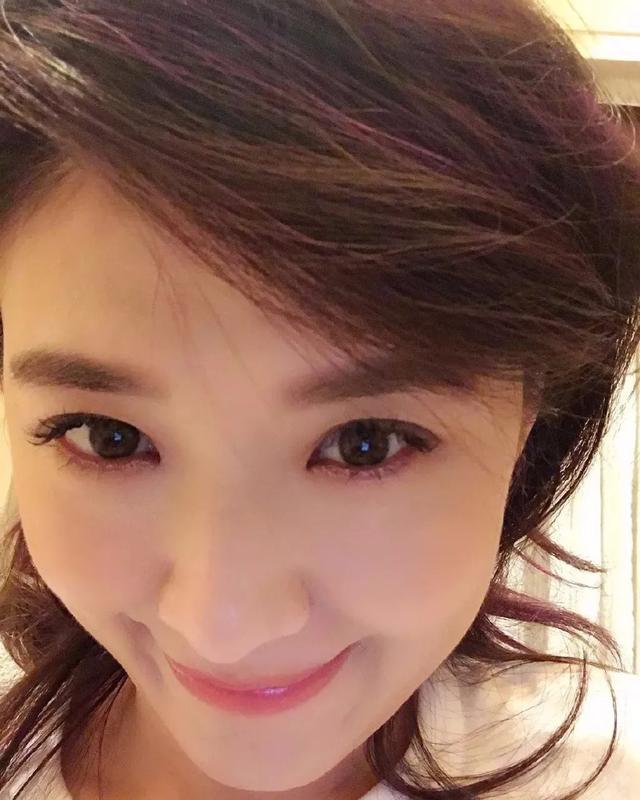 苏慧伦时隔13年后回归50岁依旧如少女