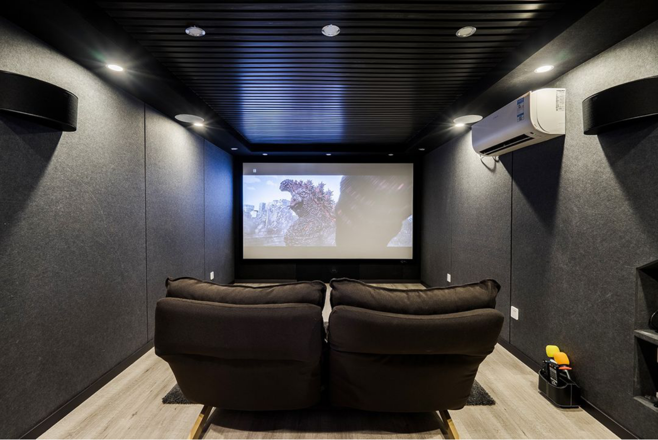 设计亮点:娱乐休闲影音室做了隔音设计,为房主带来更好的视听效果.
