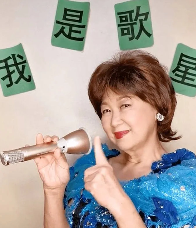 朱咪咪过往的戏剧最广为人知的就是参演周星驰《威龙闯天关》,《逃学