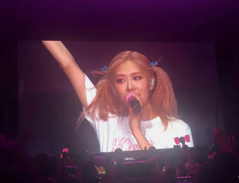 rosé朴彩英 双马尾太可爱了!_高清图集_新浪网