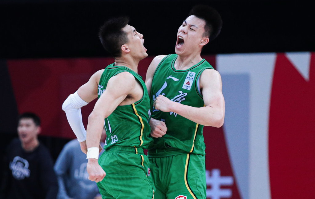 张镇麟46分创新高郭艾伦加时连进关键球辽篮险胜广东结束连败