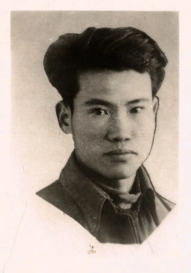 父亲彭湃,母亲蔡素屏皆是无产阶级革命家,在斗争中先后牺牲,彭士禄4岁