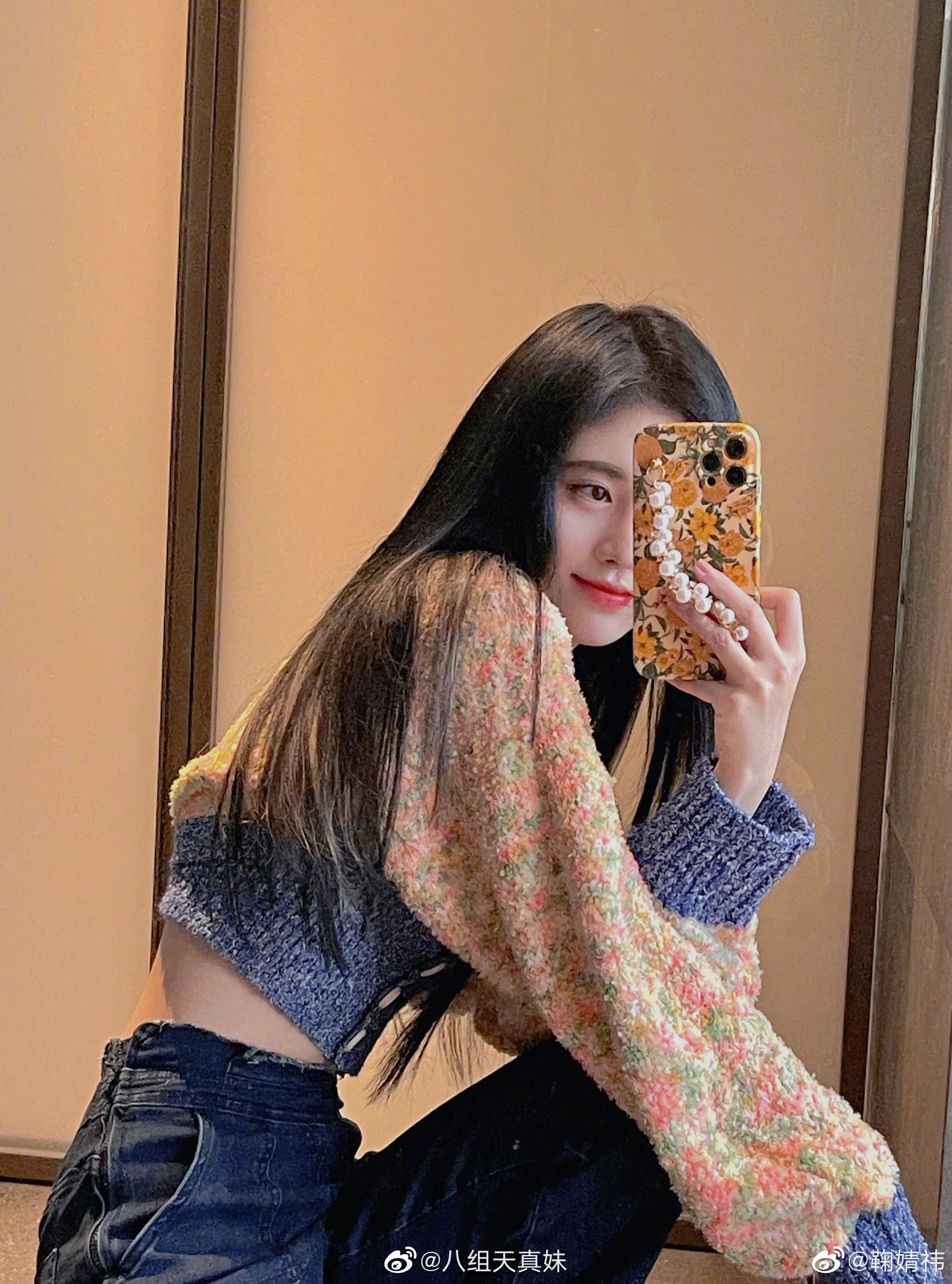 鞠婧祎更新日常对镜拍,性感/可爱风格都驾驭的好好