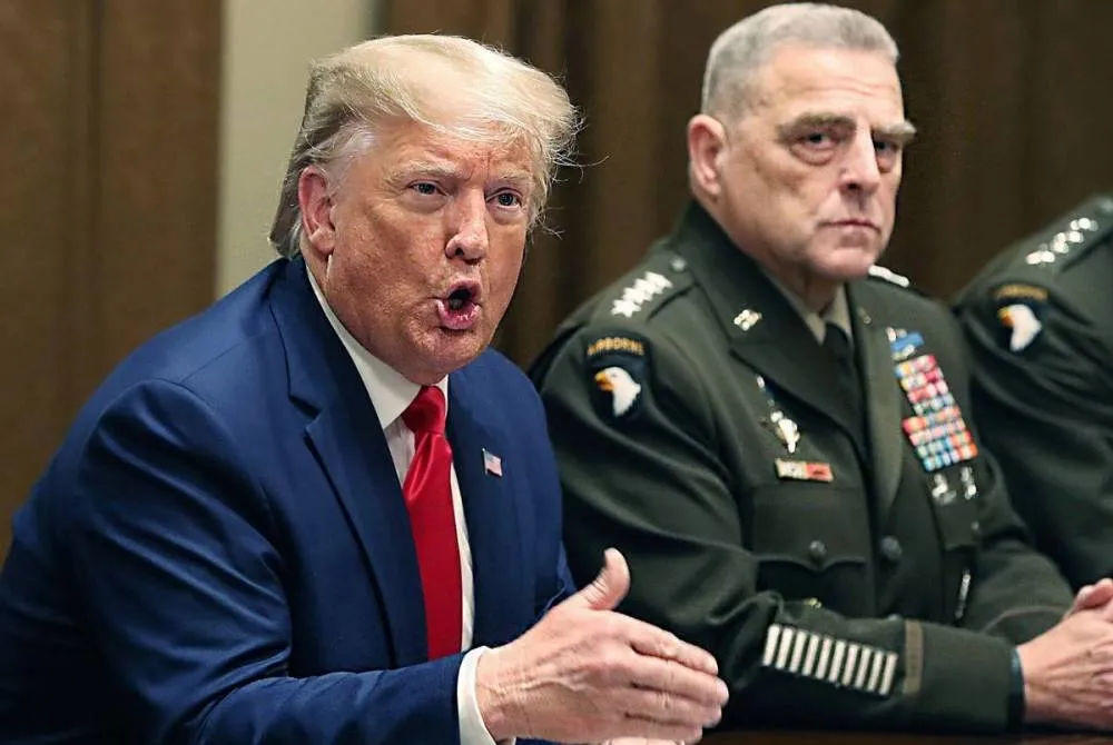 怕特朗普“发疯”开战，美军最高将领曾两度密电中国？这背后比你想的更复杂休闲区蓝鸢梦想 - Www.slyday.coM