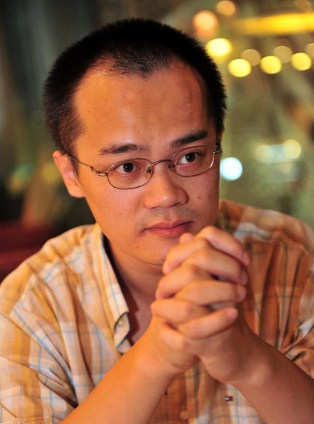 董方卓又来蹭热度了,直播喊话王兴:比赛我输了就做一星期骑手!