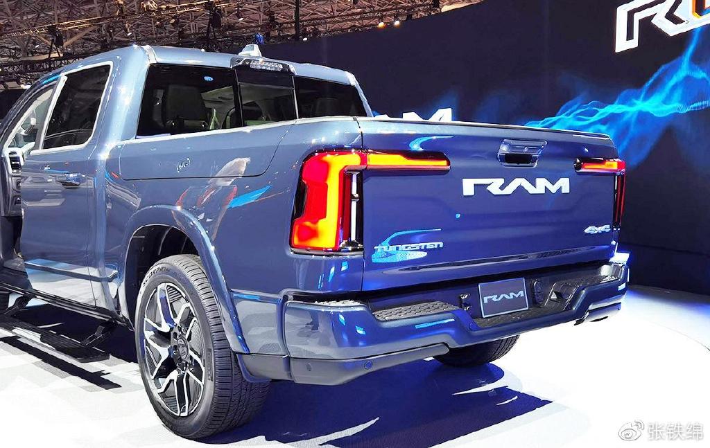 全尺寸皮卡进入电动时代：道奇RAM 1500 REV实车亮相，续航805公里