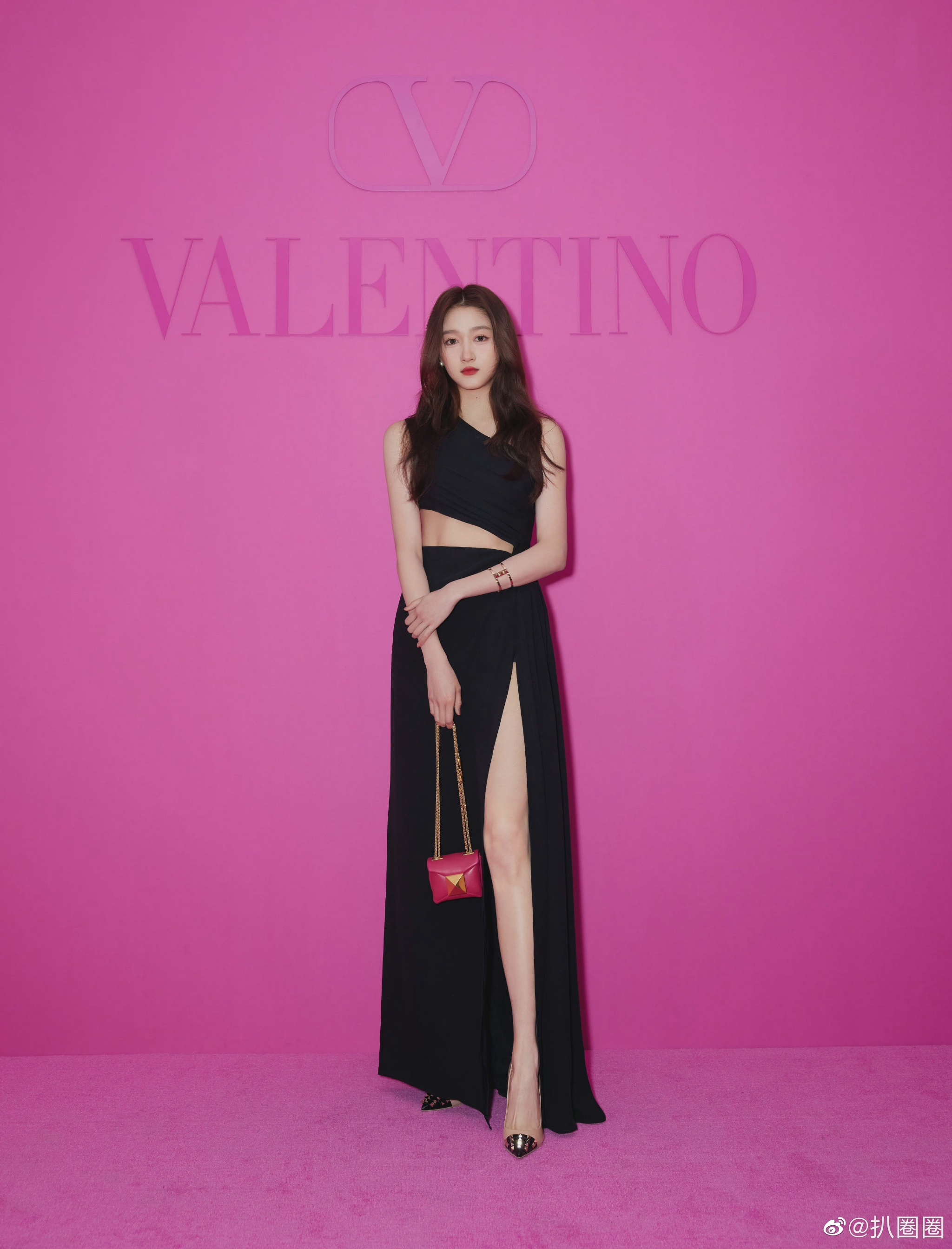 生图状态超好身材绝了～|关晓彤_新浪新闻