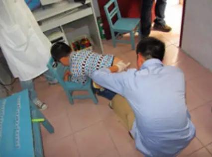 孩子频繁挠裤裆,无知家长骂娃"不知羞",医生:你得这病都会挠